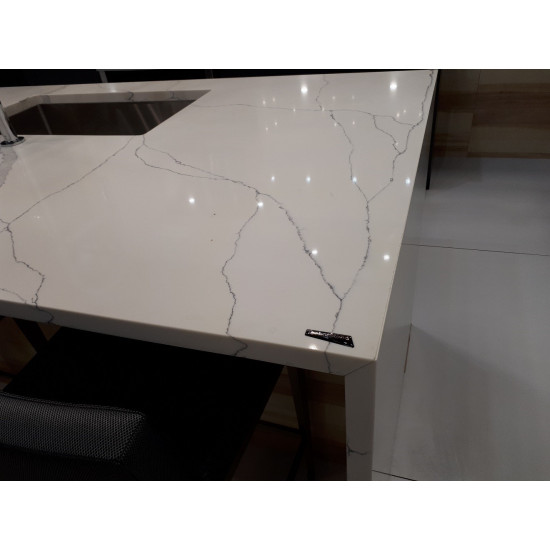 TechniStone Crystal Calacatta Amnis